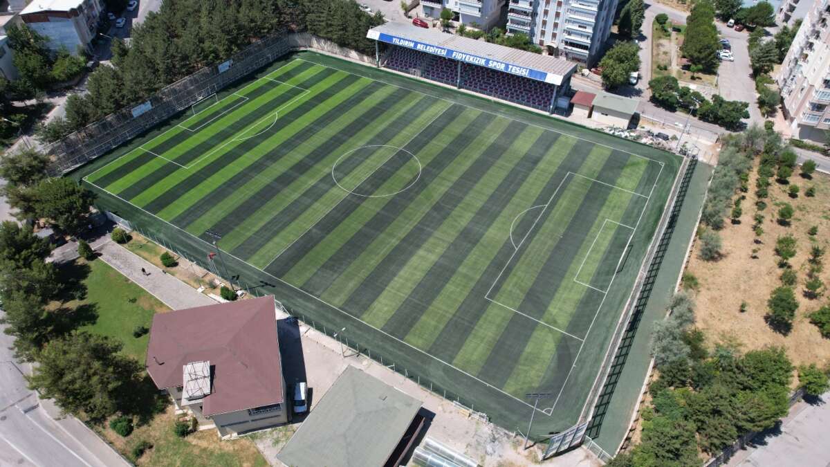 Bursa’da Fidyekızık Spor Tesisi’nin zemini yenilendi