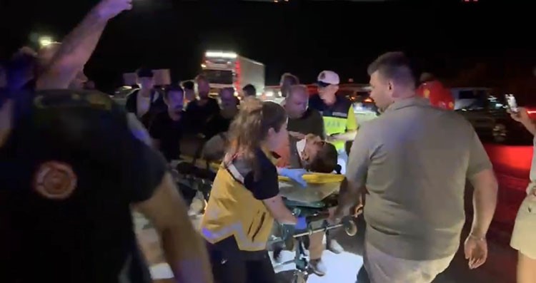 Bursa’da kamyon şarampole yuvarlandı, sürücü araçtan fırladı Bursa’da kontrolden çıkan bir