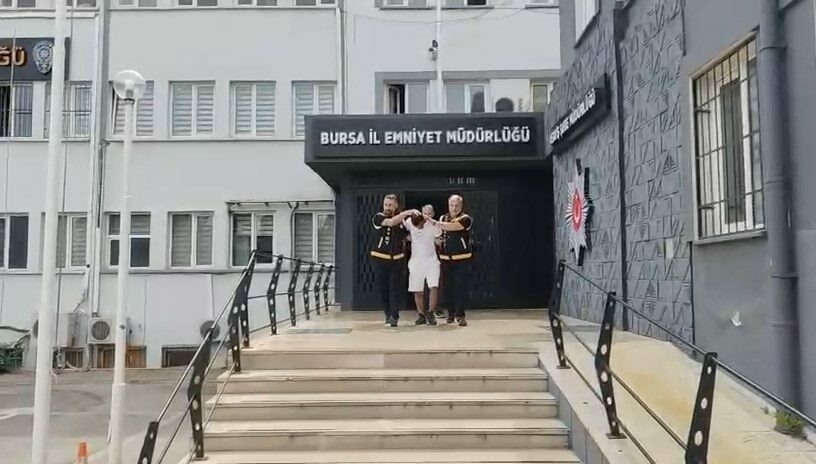 Bursa’da karısını bıçaklayarak öldüren koca tutuklandı Bursa’da 3 çocuk annesi