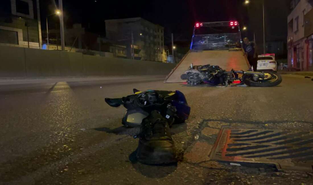 Bursa’da motosiklet işletme girişine çarptı: 2 ağır yaralı Bursa’da bir motosiklet kaldırıma
