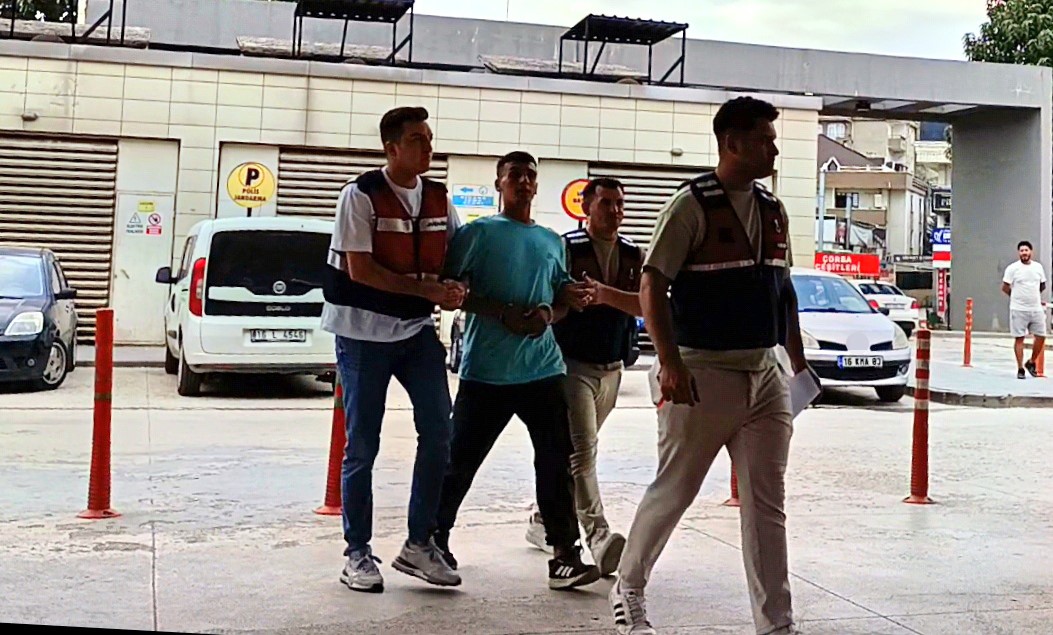 Bursa’da oto farelerine geçit yok Bursa'nın İnegöl ilçesinde otomobili