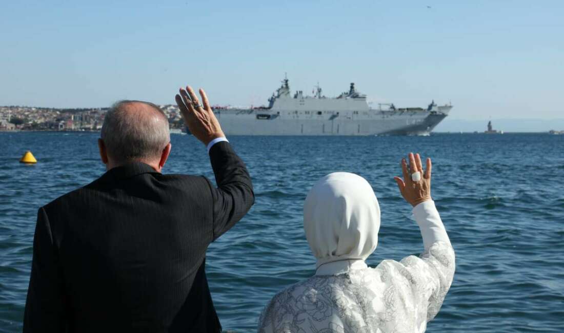 TCG Anadolu ve Savarona