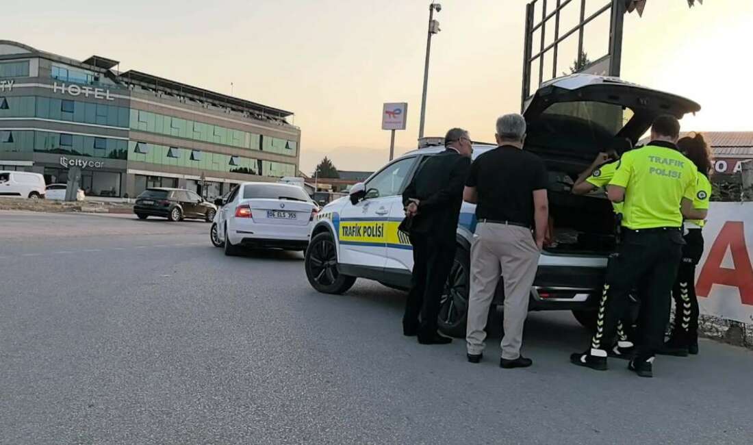 Düğün konvoyunda havaya ateş eden çakarlı aracın sürücüsüne ceza Bursa'nın İnegöl ilçesinde çakarlı