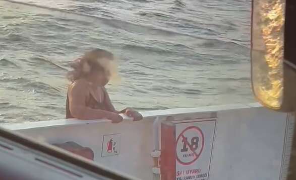 Feribottan denize atlayan yolcunun görüntüleri ortaya çıktı Yalova'dan hareket eden Topçular-Eskihisar