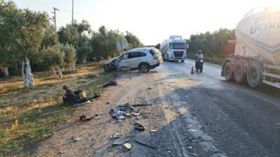 Hatalı sollama kazayı beraberinde getirdi: 3 araç birbirine girdi
