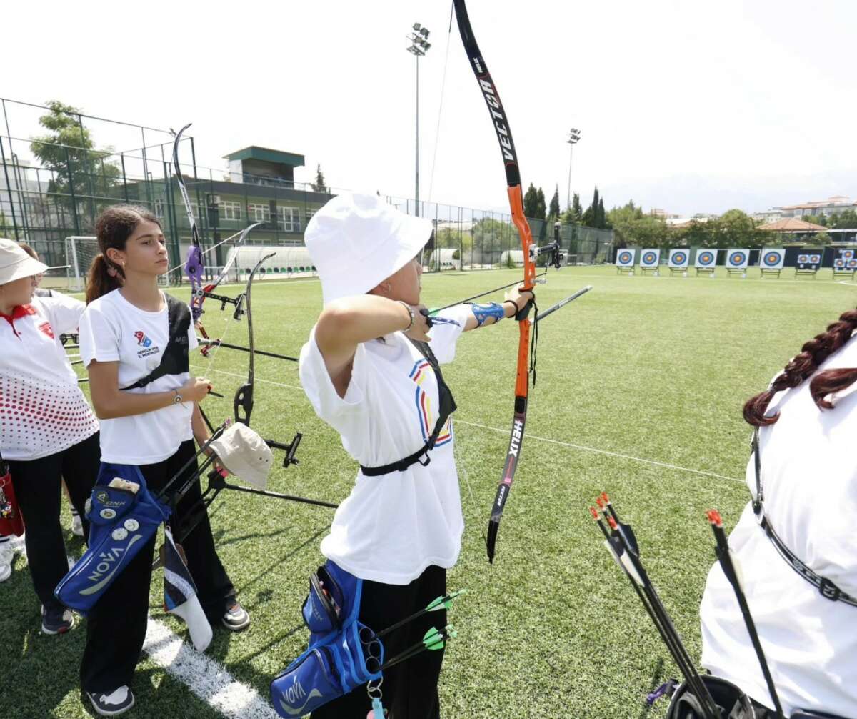  Hedefe tam isabet yapan okçular şampiyona biletini aldı