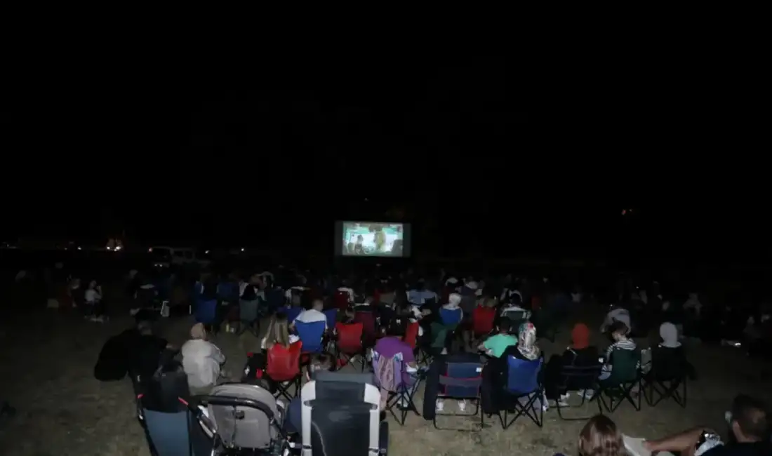 İnegöl’de Açık Hava Sineması etkinliği düzenlendi İnegöl Belediyesi yaz etkinlikleri