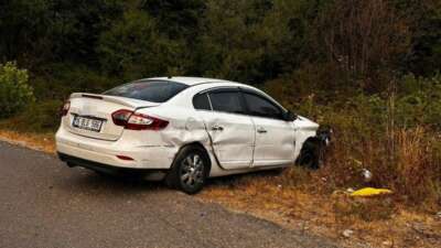 İnegöl’de Tarlaya uçan otomobildeki 5 kişi yaralandı