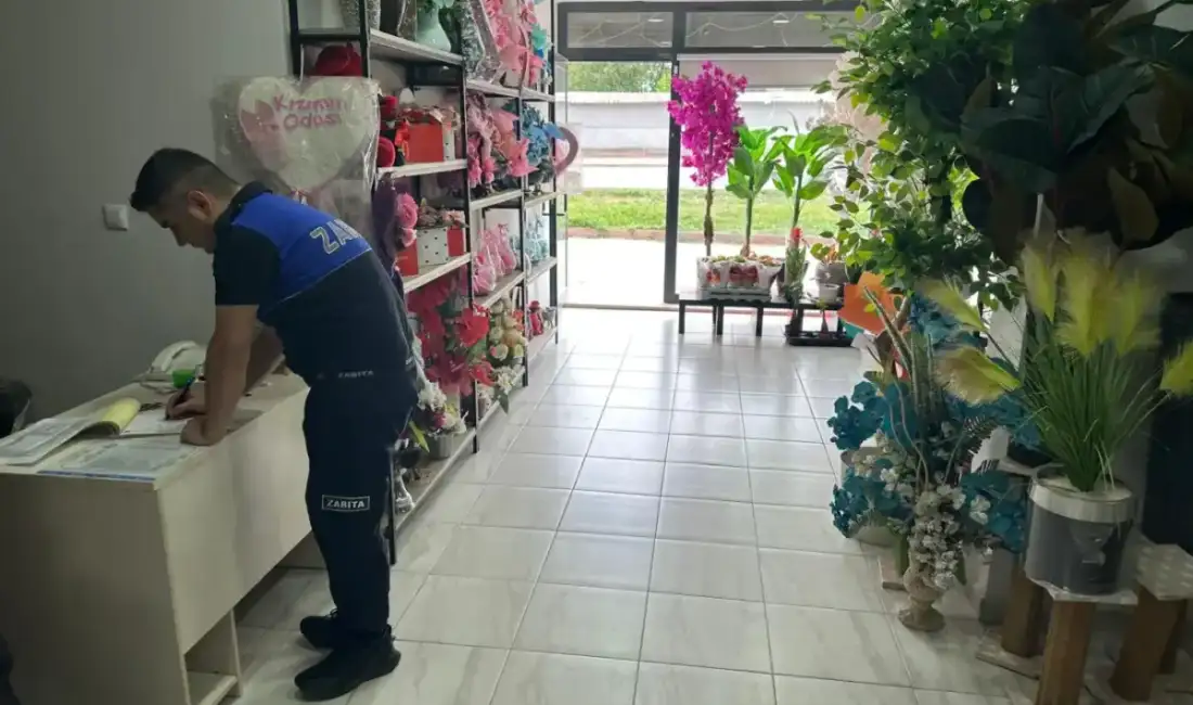 İnegöl’de Zabıta çiçekçileri mercek altına aldı İnegöl Belediyesi Zabıta Müdürlüğü