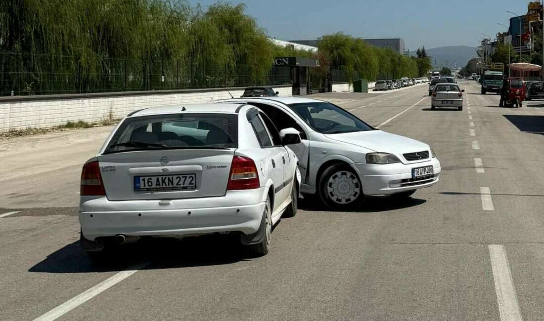 İnegöl’de iki otomobil çarpıştı: 2 yaralı Bursa’nın İnegöl ilçesinde meydana