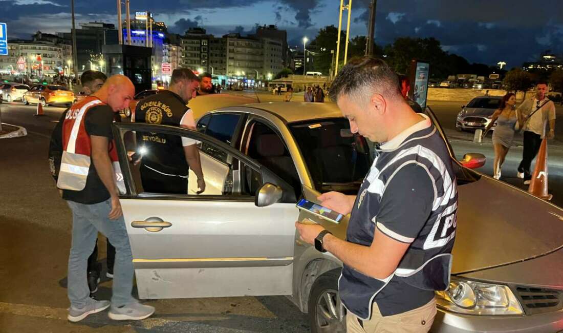 İstanbul genelinde helikopter destekli ‘Huzur İstanbul’ uygulaması yapıldı İstanbul Emniyet Müdürlüğü tarafından