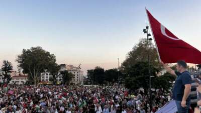 İstanbul’da “Gazze’ye Umut Işığı Ol” yürüyüşü: Binlerce kişi Ayasofya Camii’ne yürüdü