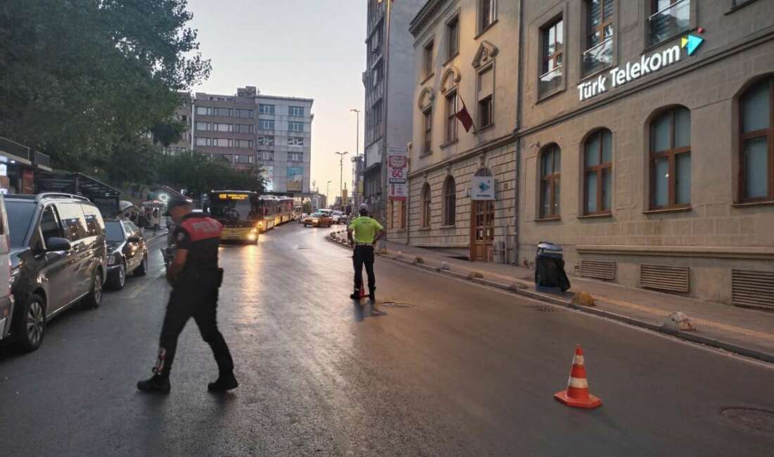 Kadıköy’de helikopter destekli huzur asayiş uygulaması İstanbul Emniyet Müdürlüğü ekipleri