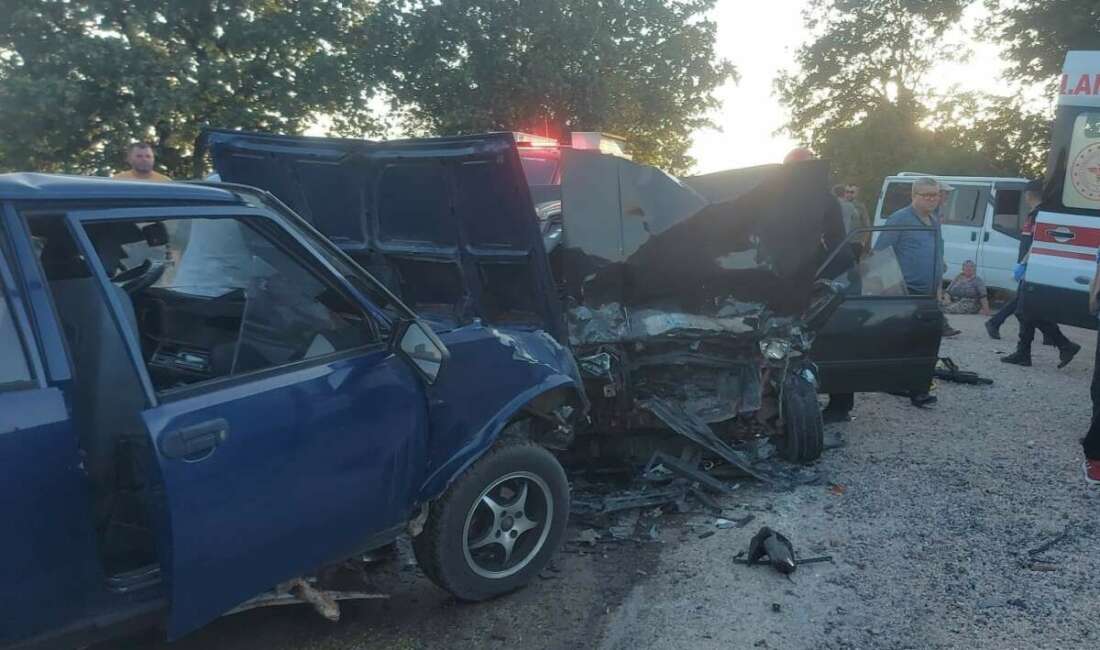 Kafa kafaya çarpıştılar: 1 ölü, 3 ağır yaralı Bursa’nın Mustafakemalpaşa ilçesine bağlı