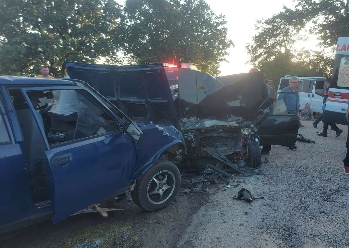 Kafa kafaya çarpıştılar: 1 ölü, 3 ağır yaralı