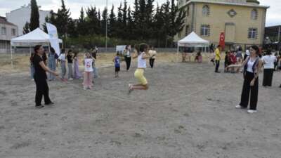Karacabey’de sokaklar çocukların kahkahalarıyla şenleniyor