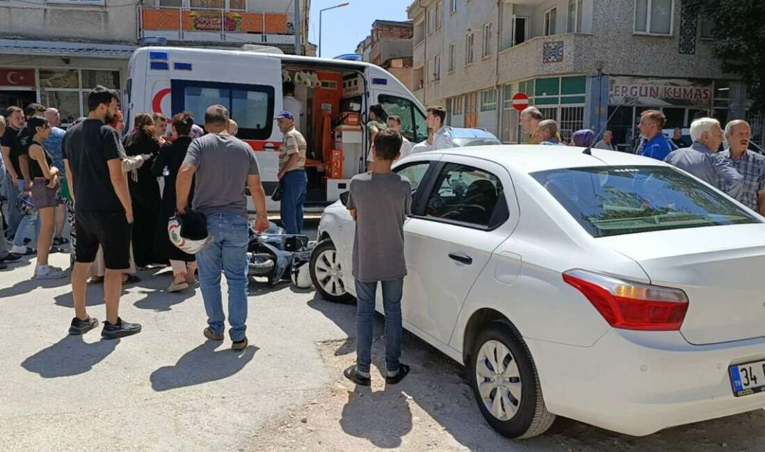 Motosiklet ile otomobil kafa kafaya çarpıştı Bursa'nın İnegöl ilçesinde ters