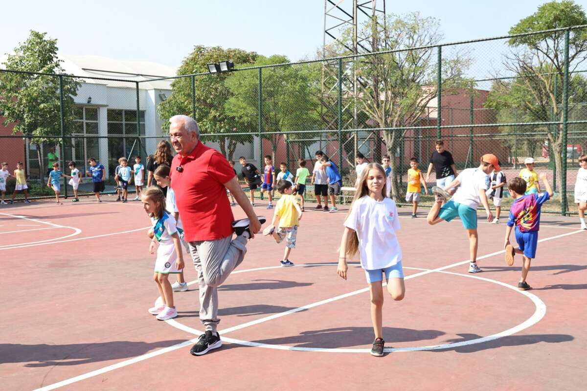 Nilüfer’de çocuklara spor sevgisi aşılanıyor