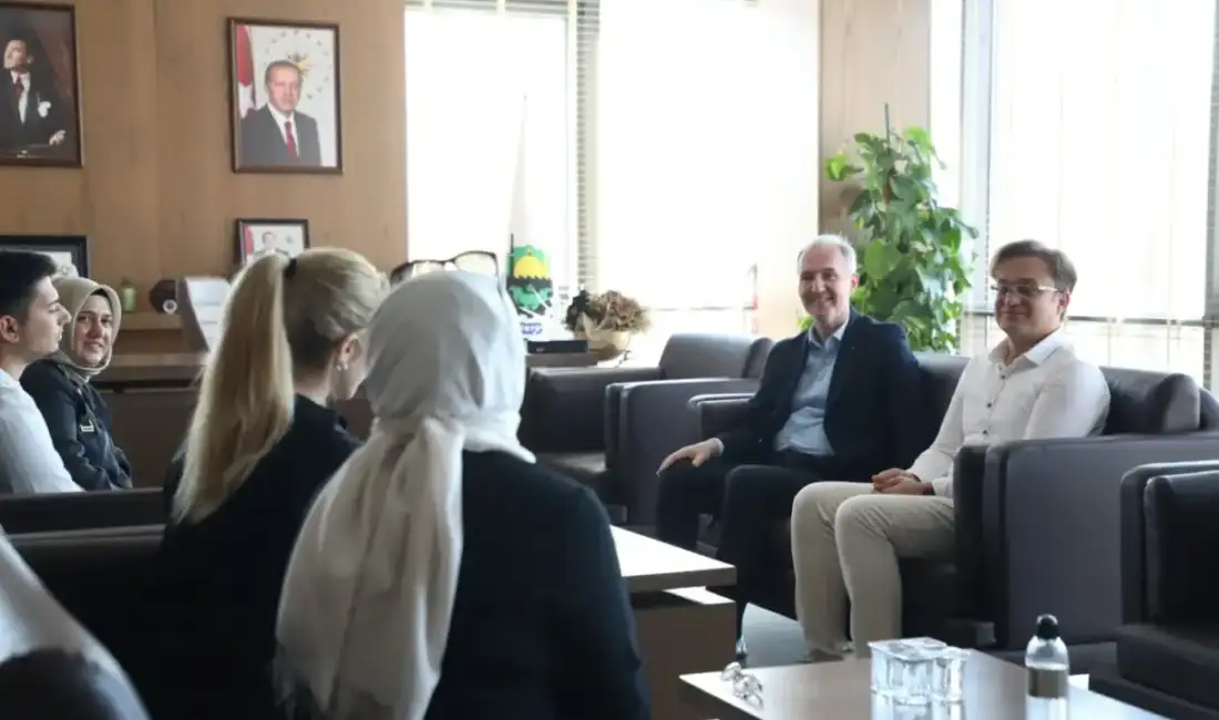 İnegöl Belediyesi’nin Nöbetçi Kitaphanelerinde