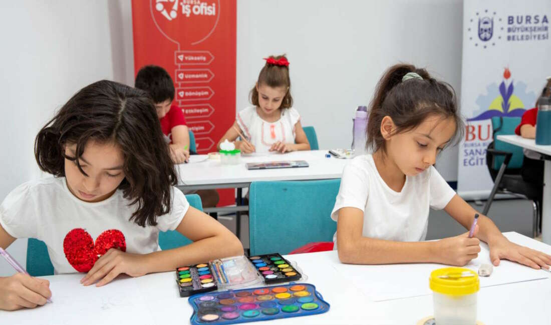 Sanat atölyeleri çocukların hayatlarına renk kattı Bursa Büyükşehir Belediyesi tarafından