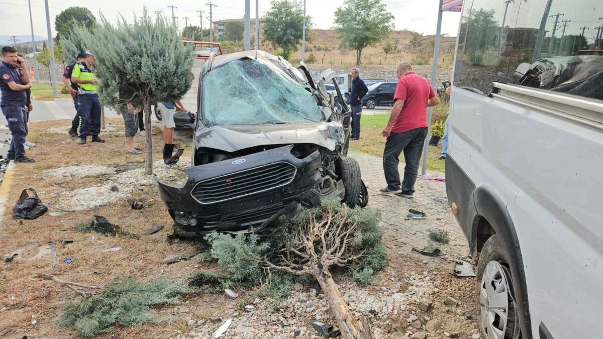 Sındırgı’da trafik kazası: 4 yaralı