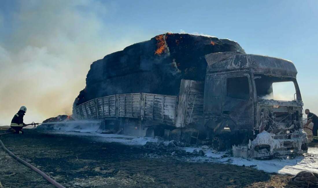 Tırı yandı, yaralandı, “Beni burada bırakın” diyerek yere yatıp ağladı Tekirdağ'ın Çorlu ilçesinde saman