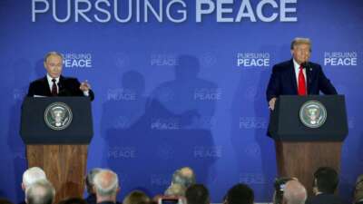 Trump ve Putin Alaska’da tarihi zirvede buluştu