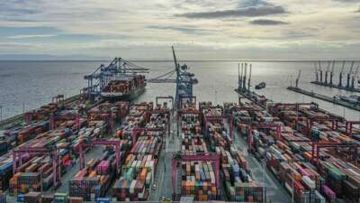 Türkiye’den ihracat rekoru: Cumhuriyet tarihinin en yüksek seviyesine ulaşıldı