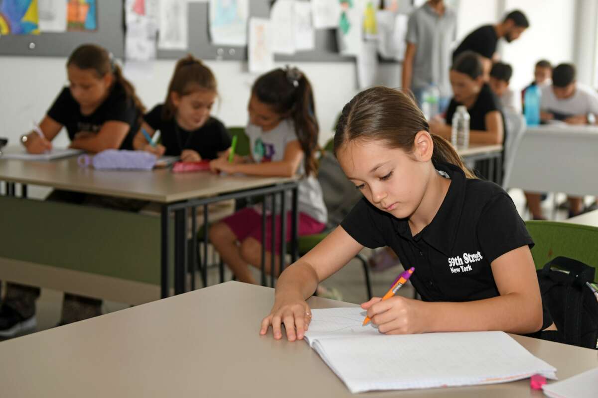 Yabancı üniversite öğrencilerinden Osmangazili çocuklara İngilizce eğitimi
