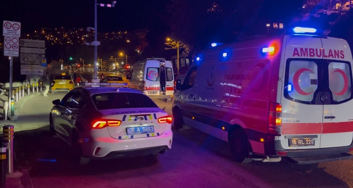  Boş yolda iki motosikletli kaza yaptı: 1 yaralı