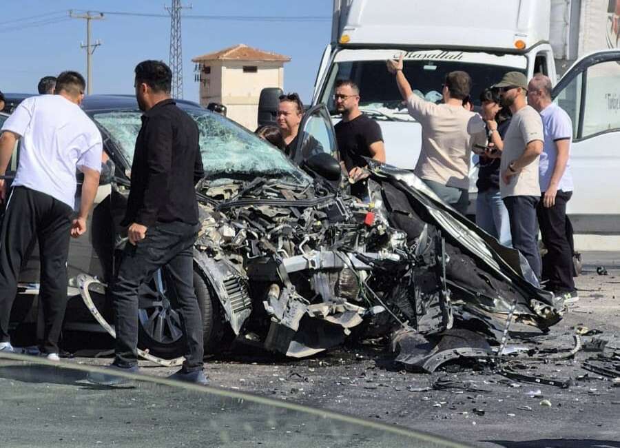 Eskişehir-Ankara kara yolunda kamyonet