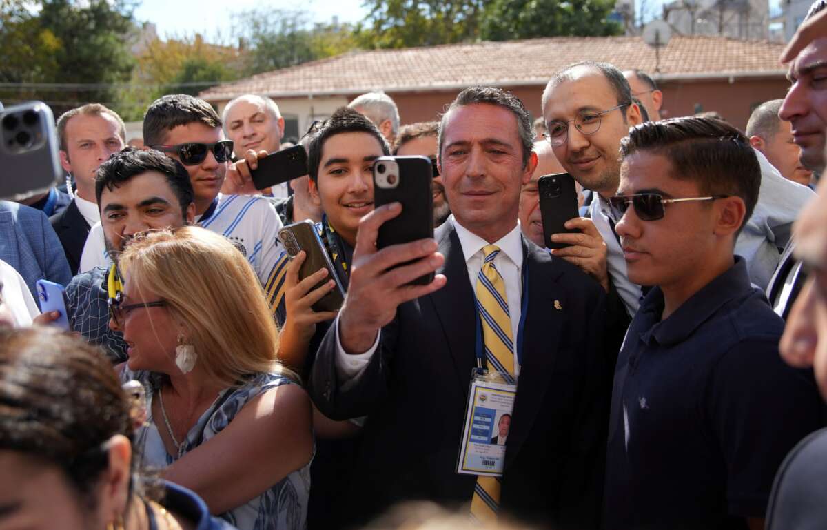 Ali Koç’a kongre üyelerinden yoğun ilgi