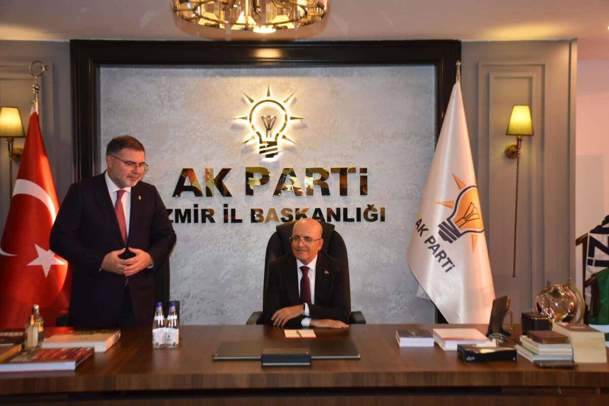 Bakan Şimşek: “İş insanlarıyla istişareler faydalı oldu, İzmir’in birçok konusuna vakıf olduk”