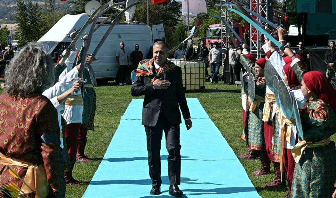 Bakan Yerlikaya: “Türkiye Yüzyılı, Söğüt’te başlayan o kutlu yürüyüşün ilk adımıdır” İçişleri Bakanı Ali Yerlikaya,