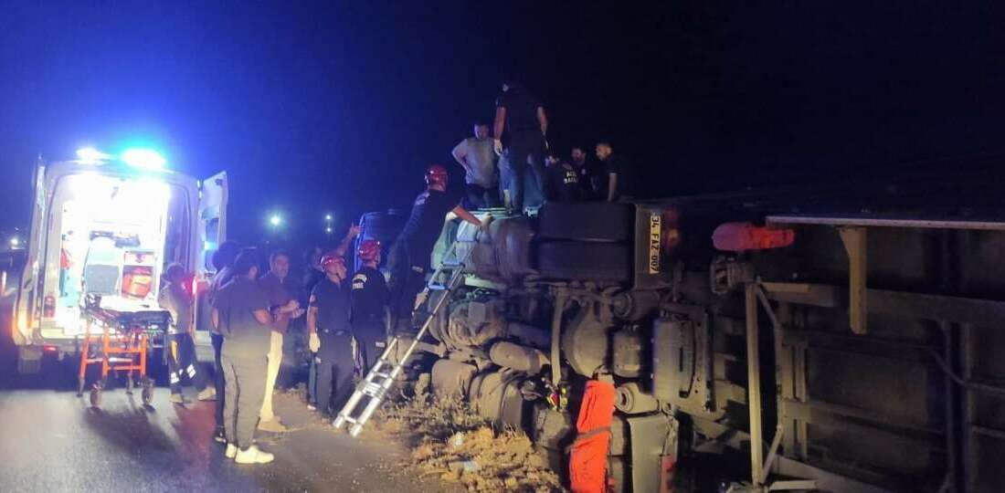 Balıkesir Bursa karayolunda paketli gıda yüklü