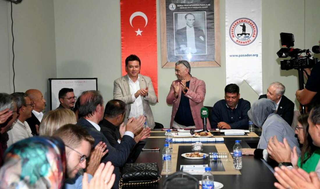 Başkan Aydın: “Her hafta bin 725 kilometre sokağı temizliyor” Göreve geldiği günden itibaren