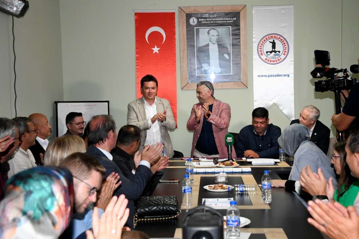 Başkan Aydın: “Her hafta bin 725 kilometre sokağı temizliyor”