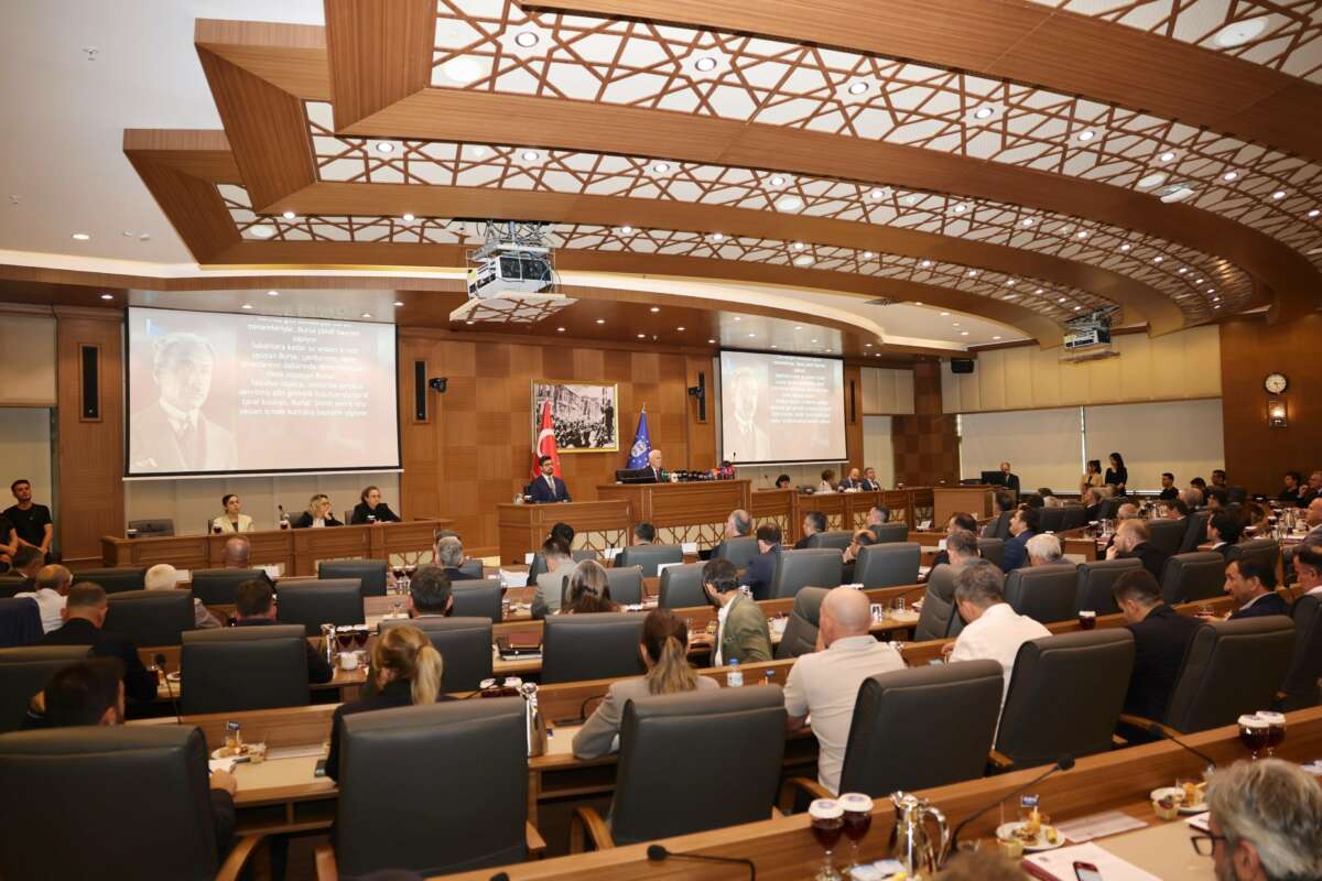 Başkan Bozbey: “Bursa’nın kurtuluşu kutlu olsun”