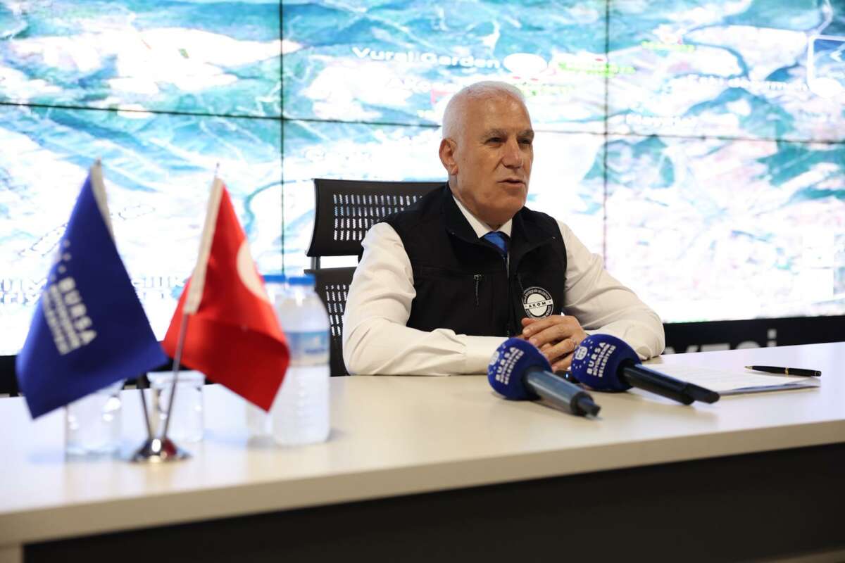 Başkan Bozbey “Yangına karşı yoğun bir mücadele başlatıldı”