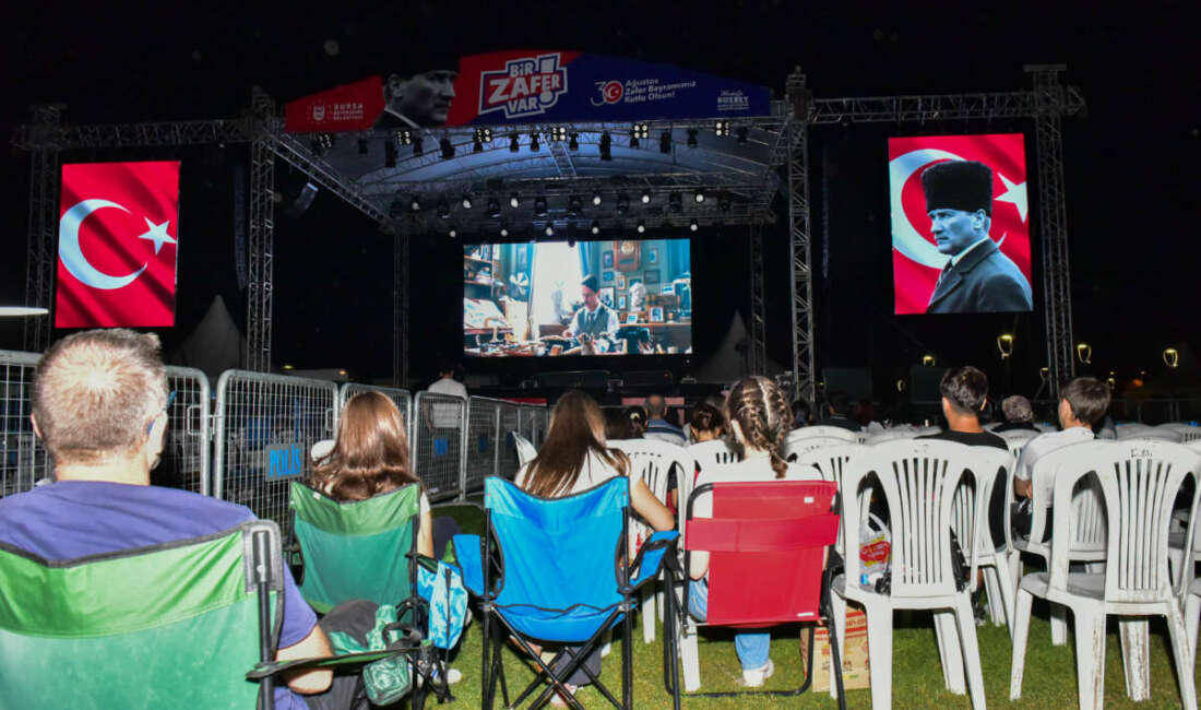 ‘Bir Cumhuriyet Şarkısı’ ile zafer gururu Bursa Büyükşehir Belediyesi’nin 30