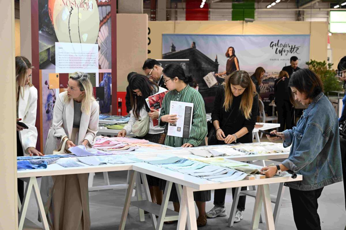 Bursa Kumaşları Paris’te genç tasarımcıların vizyonuyla hayat buldu