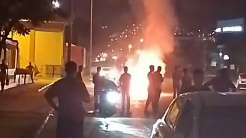 Bursa’da seyir halindeki araç alev topuna döndü Bursa'da seyir halindeki bir