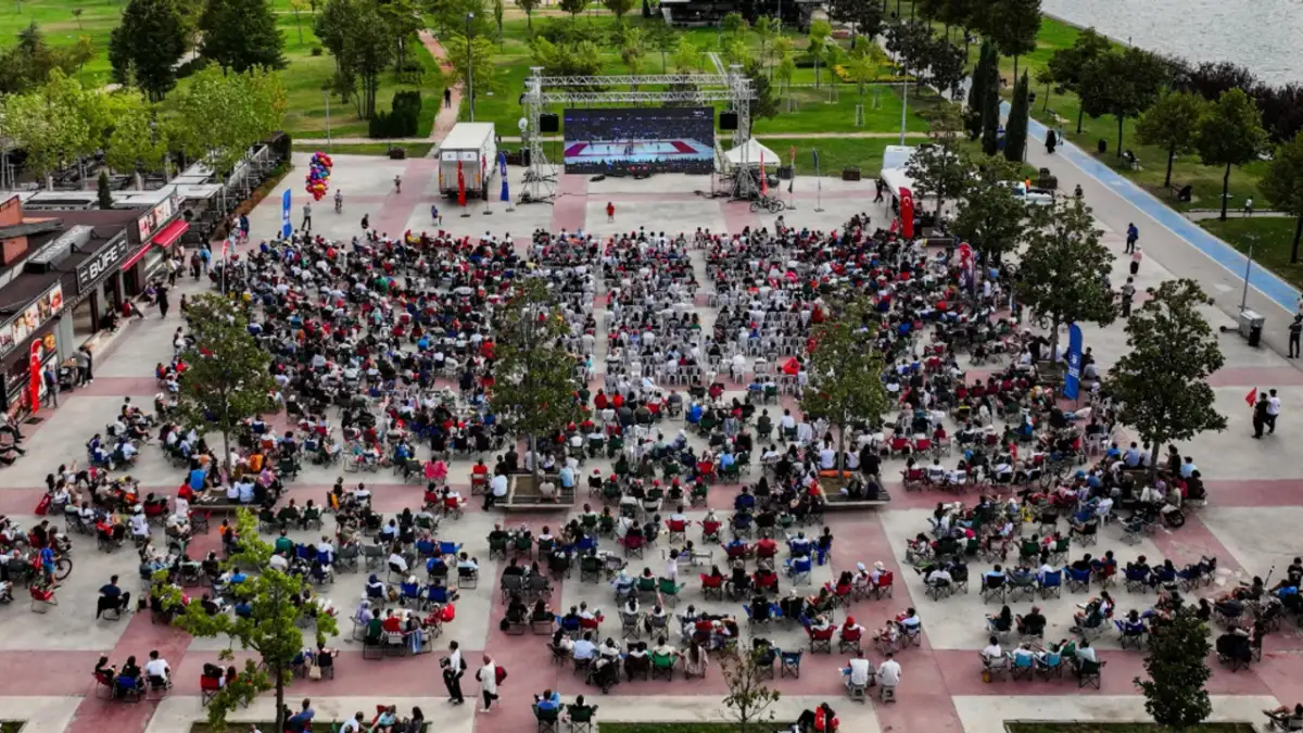 Bursa’da 12 dev adam heyecanı dev ekranda yaşanacak