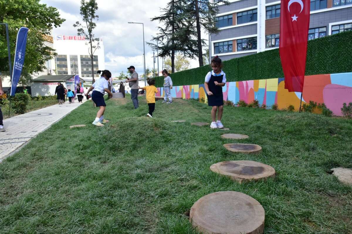 Bursa’da “Sokaklar dönüşüyor” projesiyle çocuklar güvenli, veliler huzurlu