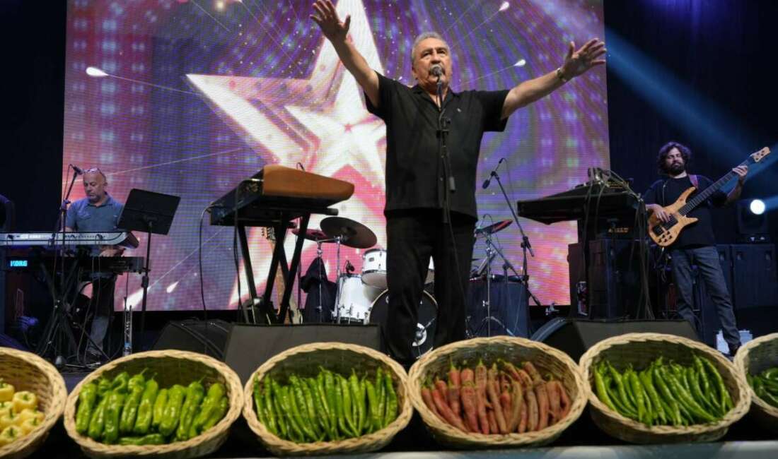 Bursa’da Pamela ve Ümit Besen rüzgarı 10’uncu Uluslararası Altın Biber