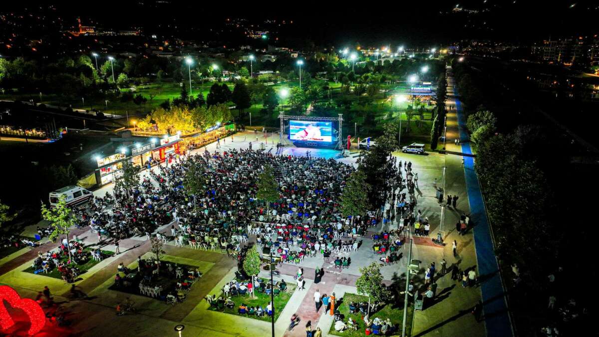 Bursa’da kalpler, 12 Dev Adam için attı