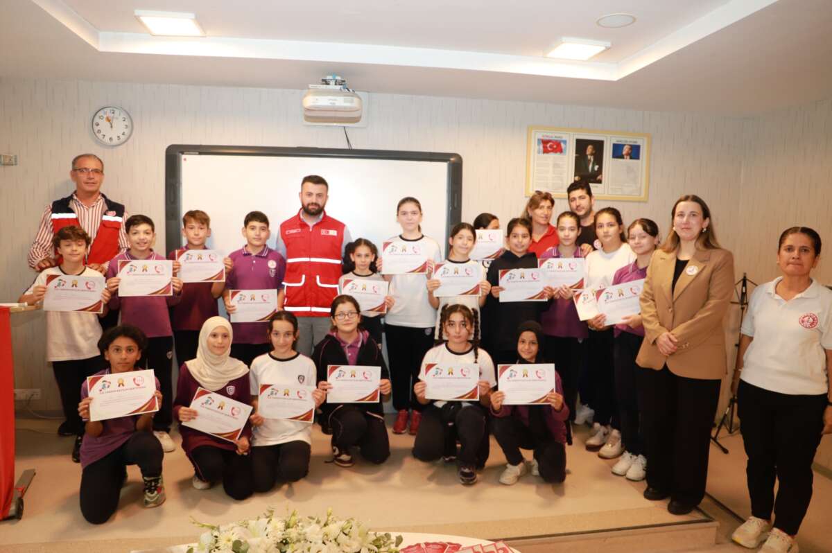 Bursa’da öğrencilere ilk yardım farkındalık eğitimi verildi