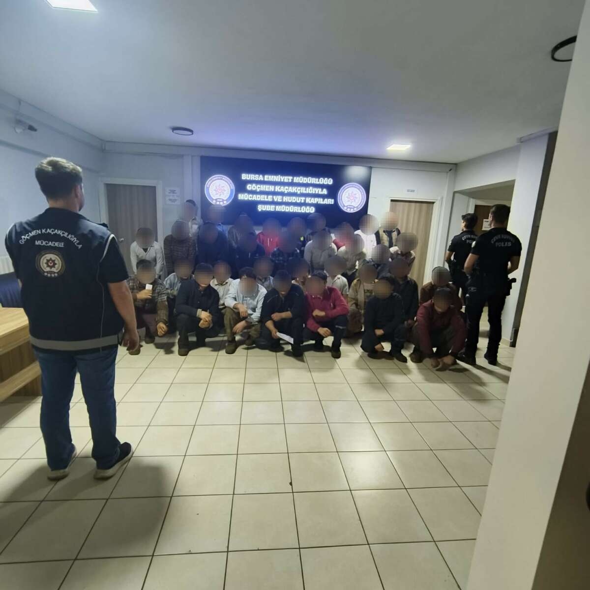  Bursa’da ruhsatsız iş yerinde 33 yabancı uyruklu yakalandı