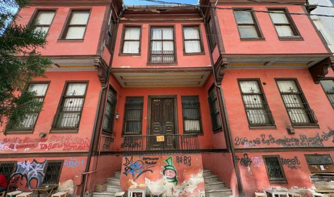 Bursa’da tarihi konak satışta: 24 milyon liraya alıcı bekliyor Bursa’nın Osmangazi ilçesi Nalbantoğlu