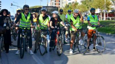 Bursa’da ‘Renkli pedallar’ sağlıklı bir çevre için çevrildi